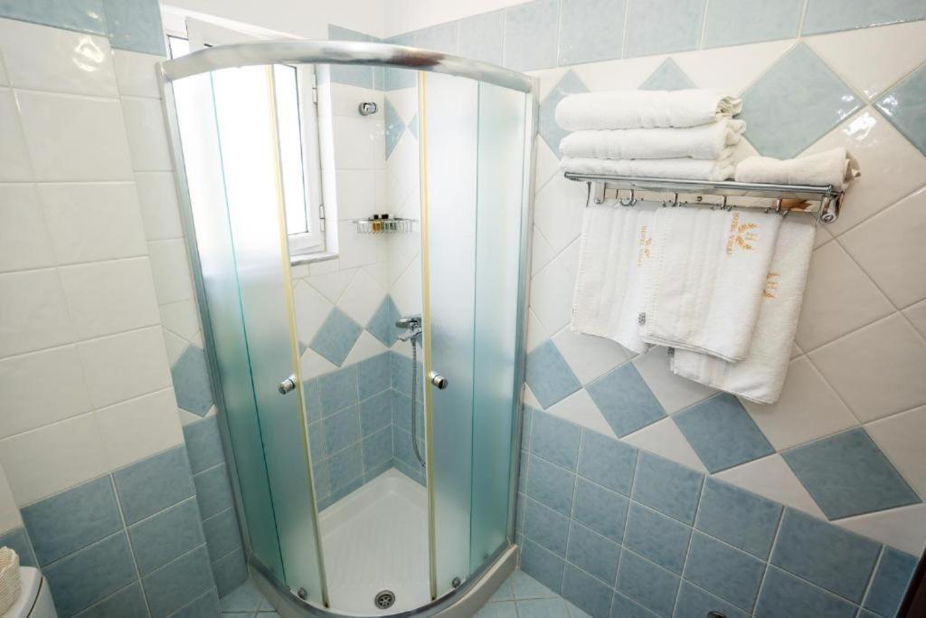 Hotel Visad